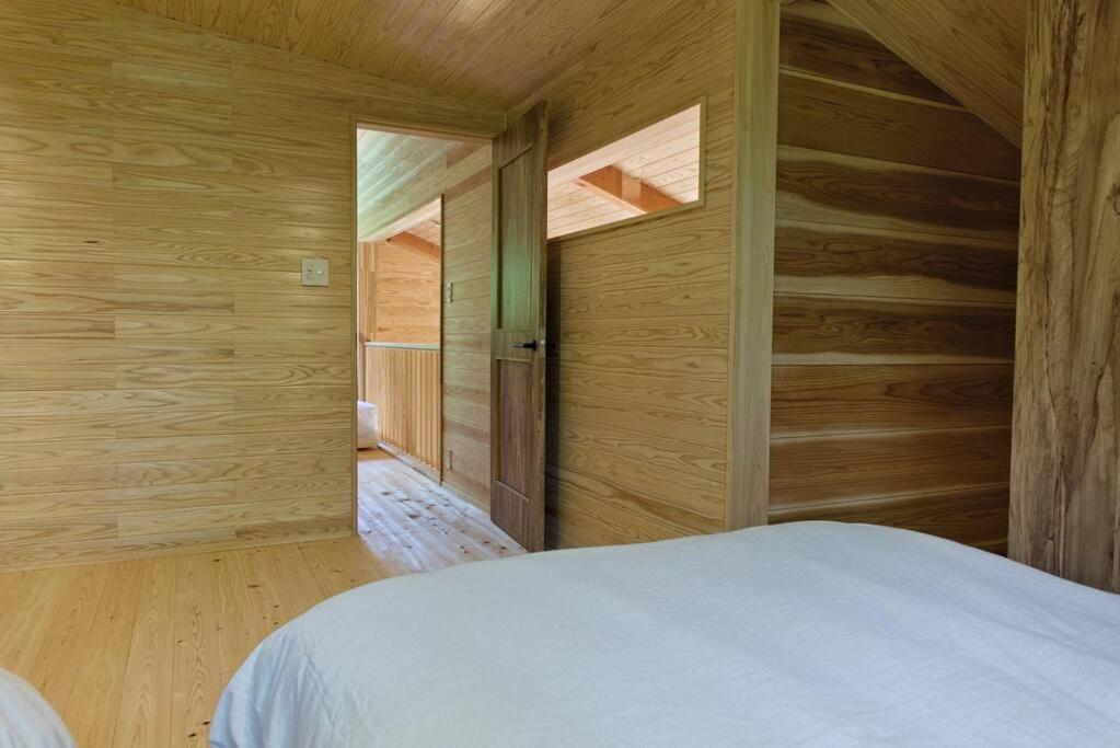 Hinoki No Ie - Cottage With Natural Hot Spring In A Cypress Bathtub Shika Экстерьер фото