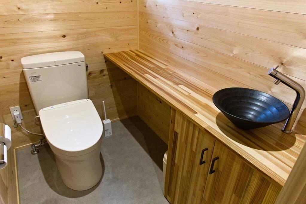 Hinoki No Ie - Cottage With Natural Hot Spring In A Cypress Bathtub Shika Экстерьер фото